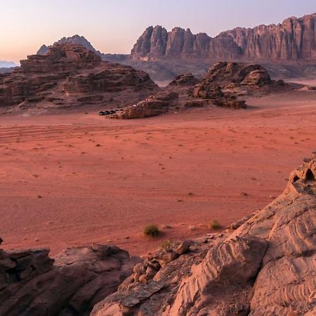 Bubble Tent & Luxury Camp Hotel Wadi Rum Bagian luar foto