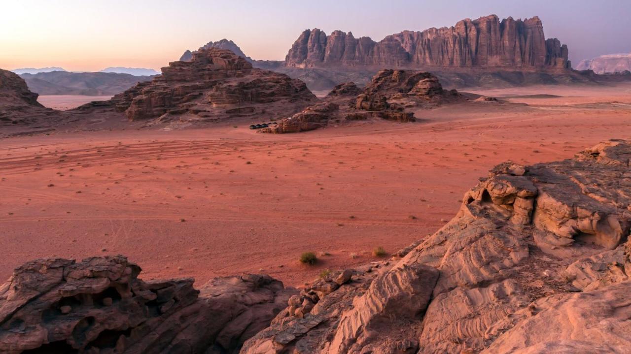 Bubble Tent & Luxury Camp Hotel Wadi Rum Bagian luar foto