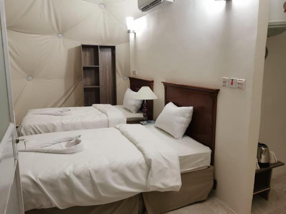 Bubble Tent & Luxury Camp Hotel Wadi Rum Bagian luar foto
