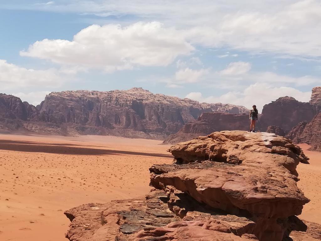 Bubble Tent & Luxury Camp Hotel Wadi Rum Bagian luar foto